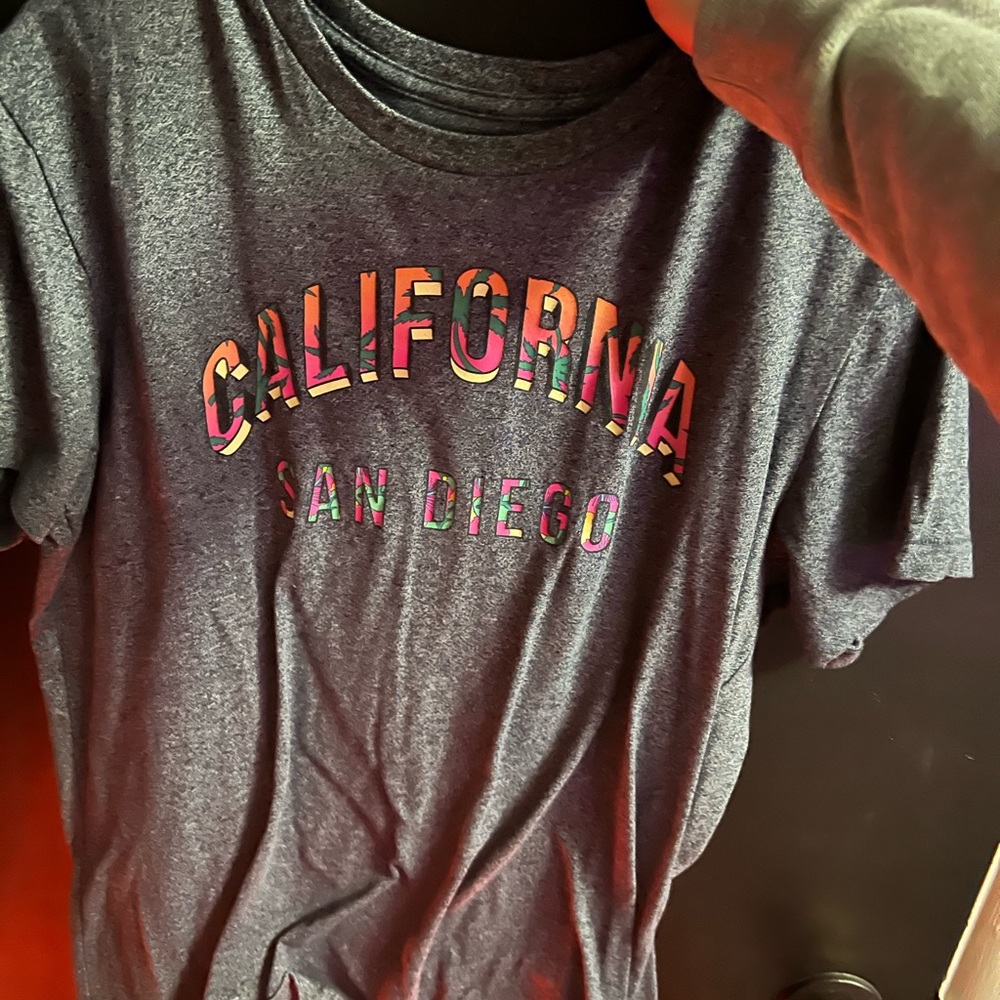 graphic tee size medium in women's